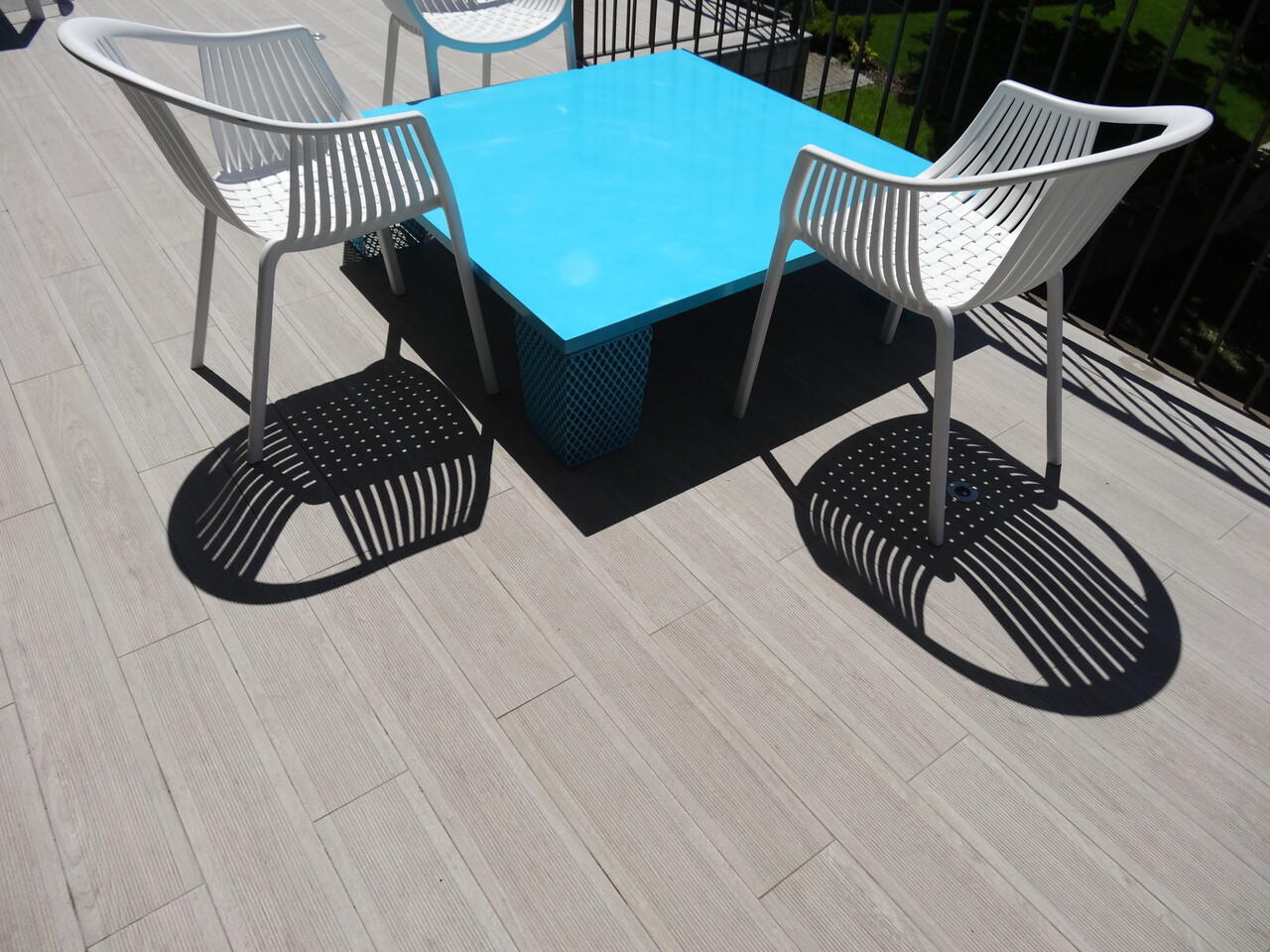 Terrasse et escalier extérieur sur la Riviera – Terrasse (Riviera)
