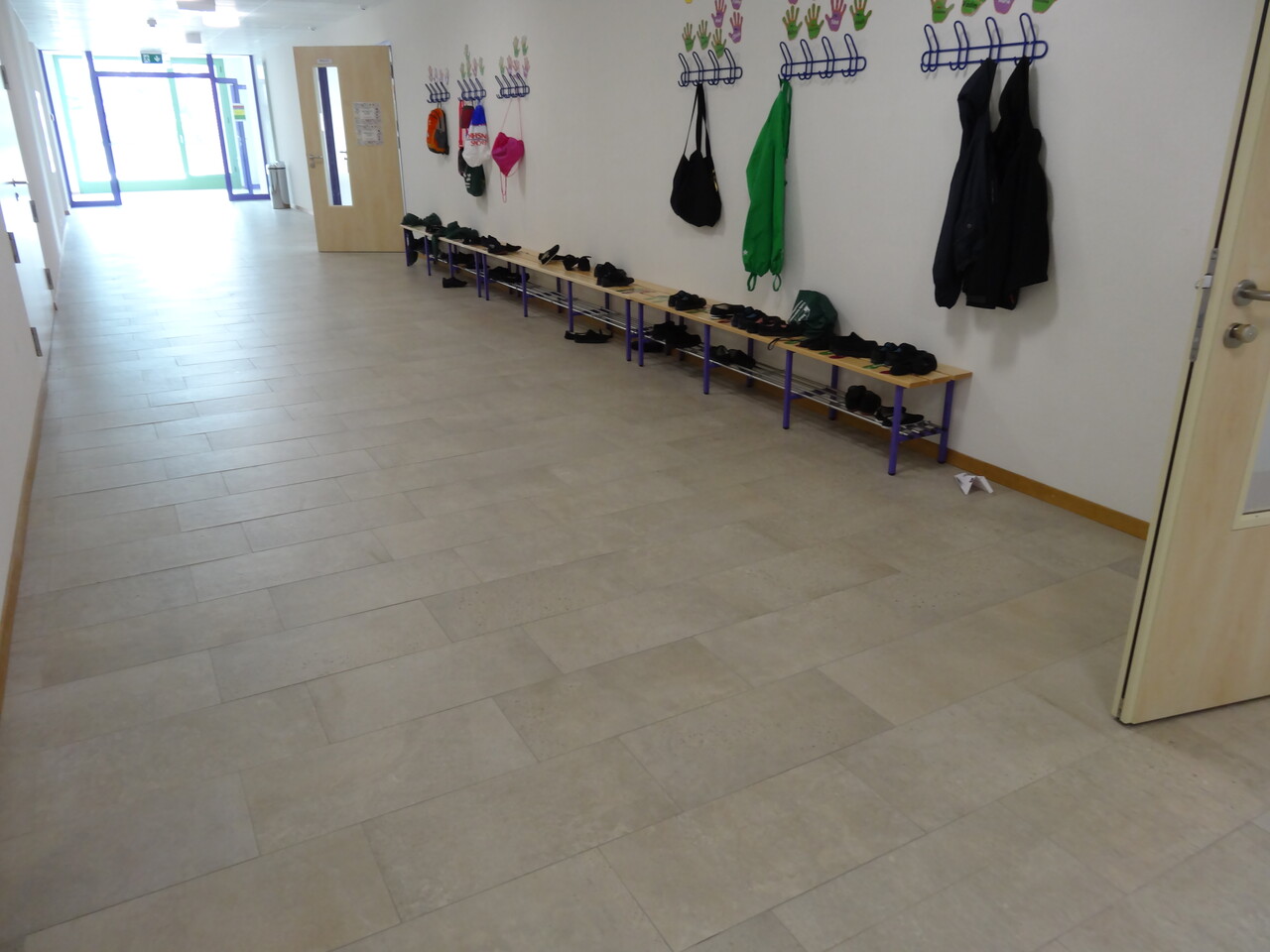 École privée sur la Riviera – Couloirs (Riviera)