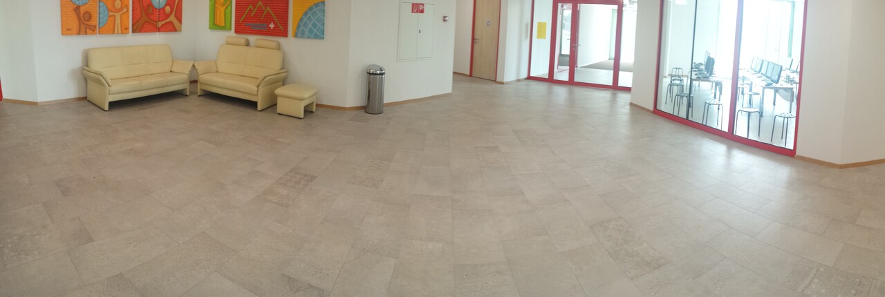École privée sur la Riviera – Couloirs (Riviera)