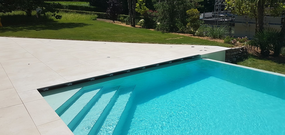 Villa avec piscine sur la Riviera – Piscine (Riviera)