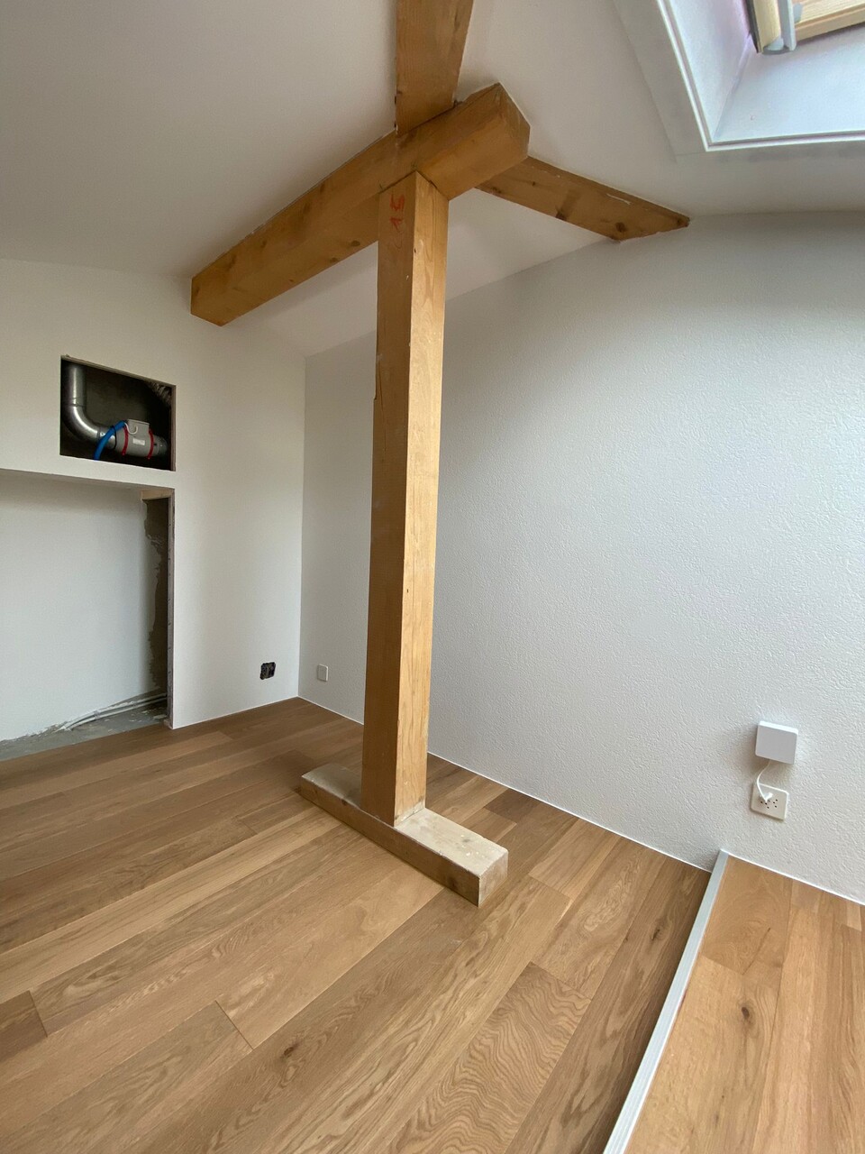 Appartement sous les combles en Valais central – Combles (Valais central)