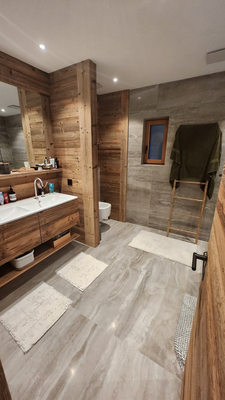 Chalet en Valais – Salles de bains et toilettes (Val de Bagnes)