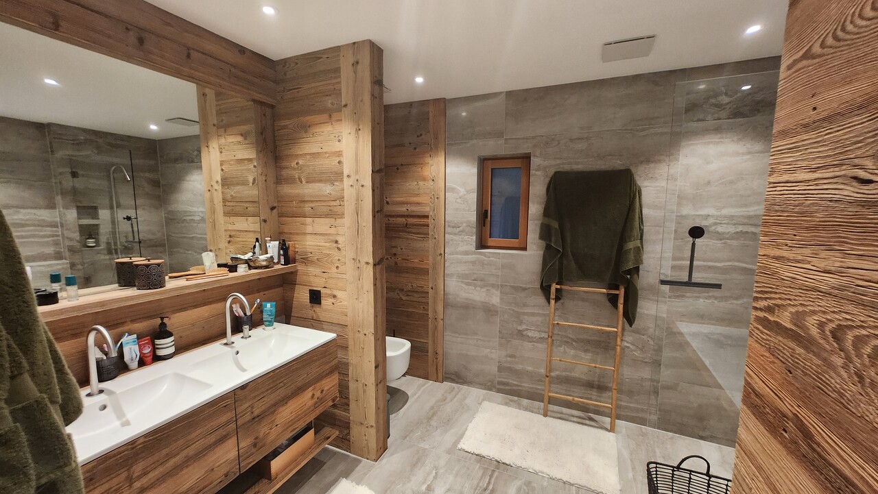 Chalet en Valais – Salles de bains et toilettes (Val de Bagnes)