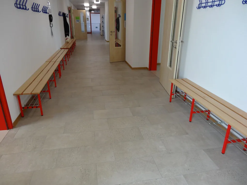 École privée sur la Riviera – Couloirs (Riviera)