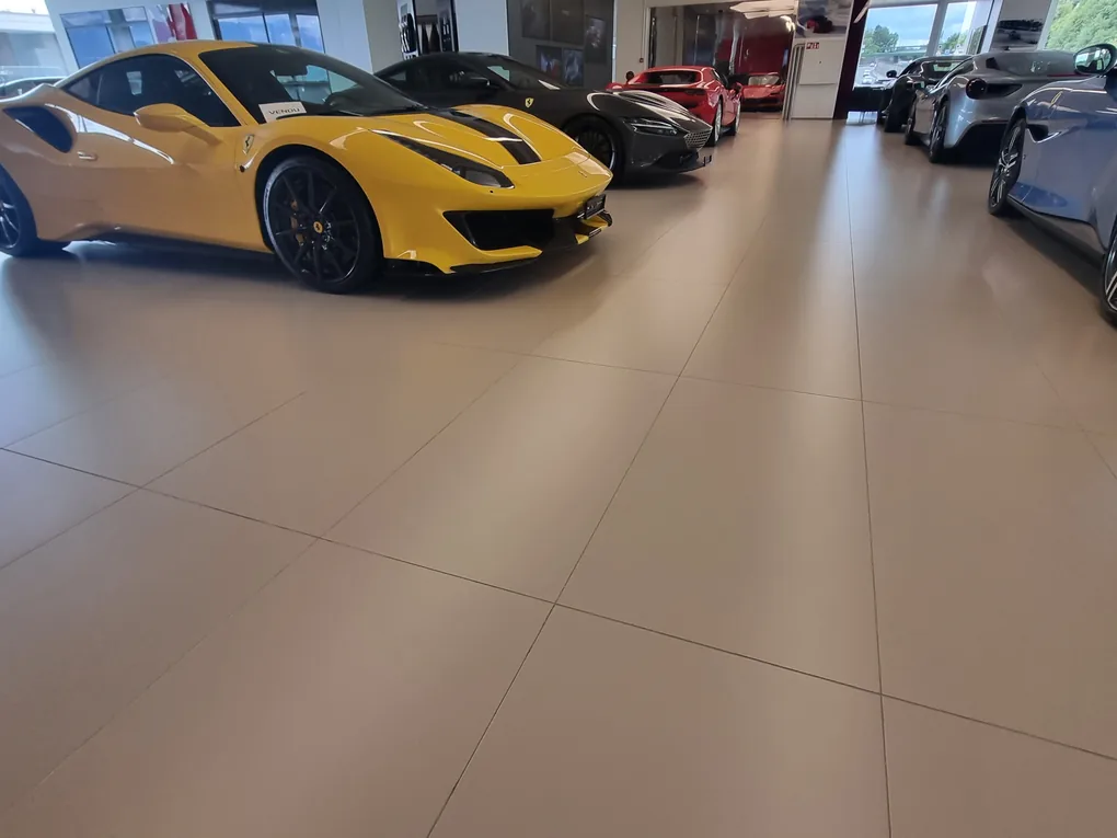 Showroom automobile en Lavaux – Showroom (Lavaux)