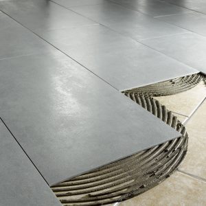 carrelage-fine-epaisseur-factory-artens-en-cerame-pleine-masse-gris-30x60cm