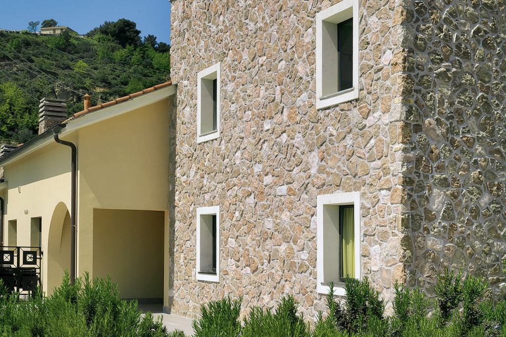 canazei_granito_bianco_00-copia-960x640